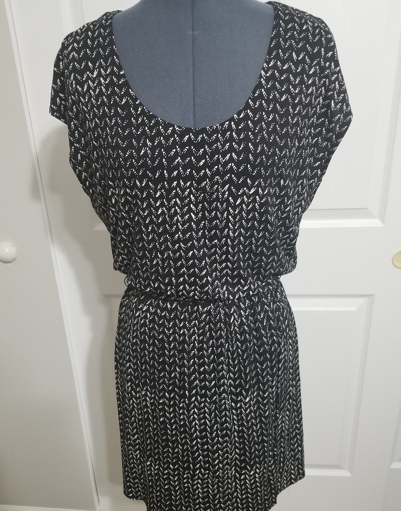 Loft black and white dress🛍